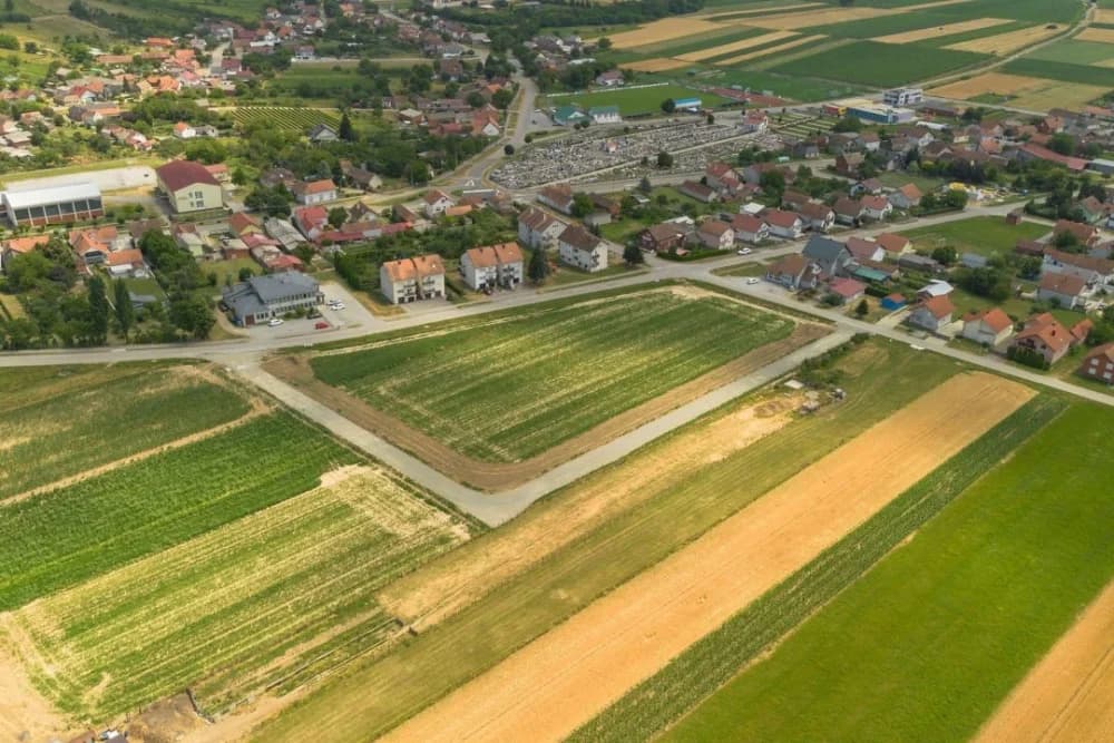 FOTO: Napreduju radovi na izgradnji prometnica u Kutjevu