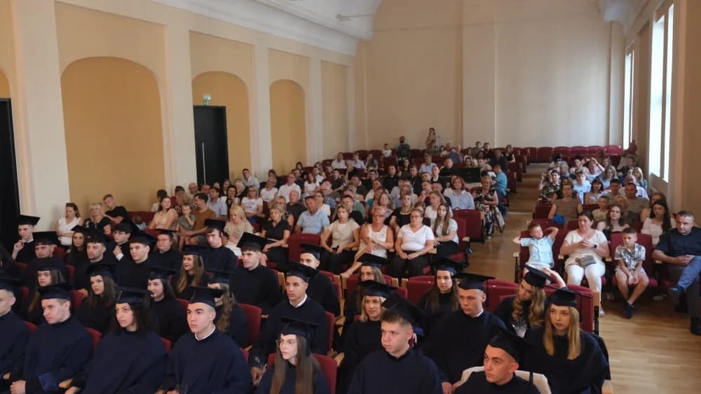 Svečanost oproštaja od petnaeste generacije maturanata Katoličke gimnazije u Požegi