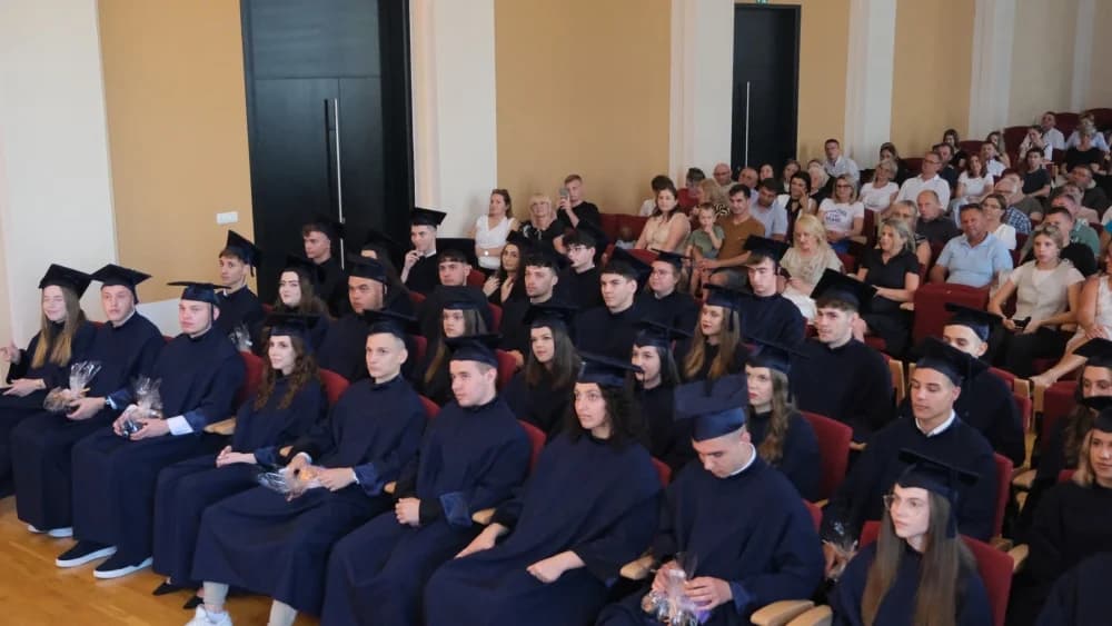 Svečanost oproštaja od petnaeste generacije maturanata Katoličke gimnazije u Požegi