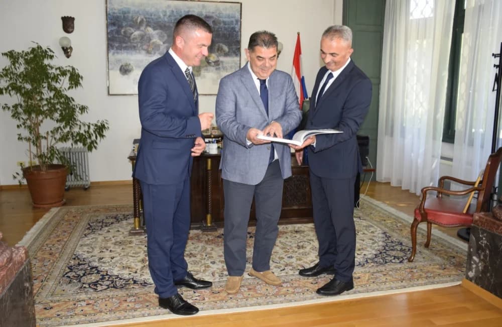 Požeški gradonačelnik na prijemu kod hrvatskoga veleposlanika u Mađarskoj