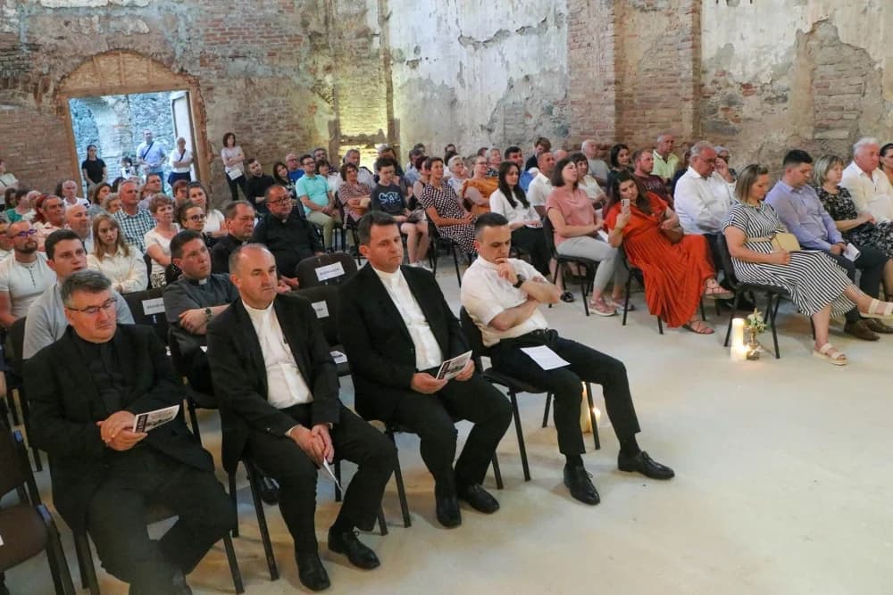 Koncert „Tu es Petrus“ u Starome gradu požeškoga Kaptola