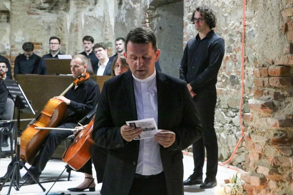 Koncert „Tu es Petrus“ u Starome gradu požeškoga Kaptola