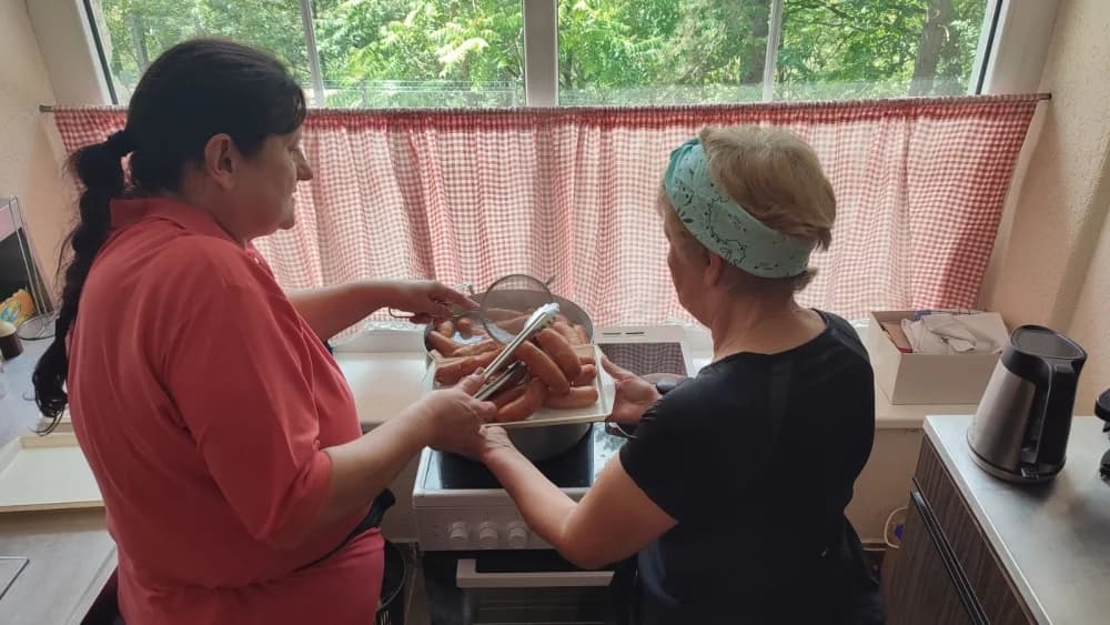 Radna akcija HPD-a ’Sokolovac’ Požega: Uređen dom ’Lapjak’ unatoč velikoj vrućini