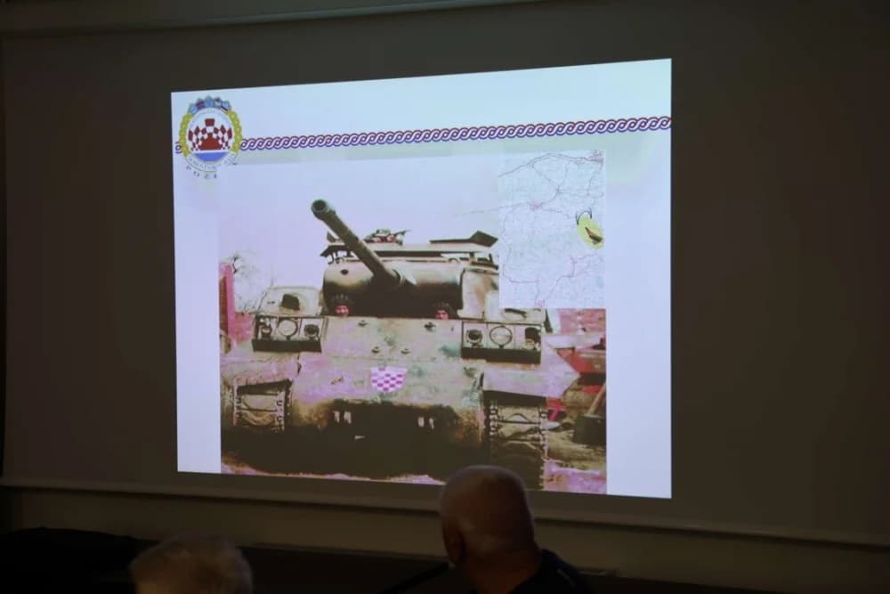 Održan okrugli stol uoči Dana branitelja: Sjećanje na zarobljavanje oklopnog vozila JNA