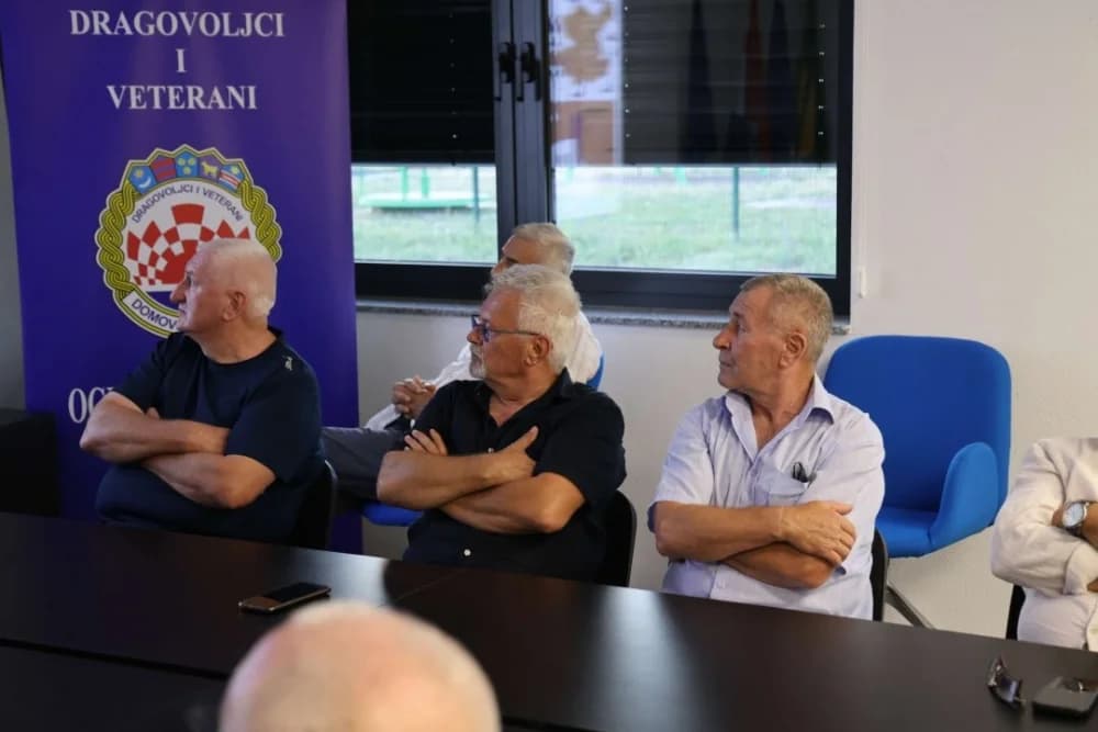 Održan okrugli stol uoči Dana branitelja: Sjećanje na zarobljavanje oklopnog vozila JNA