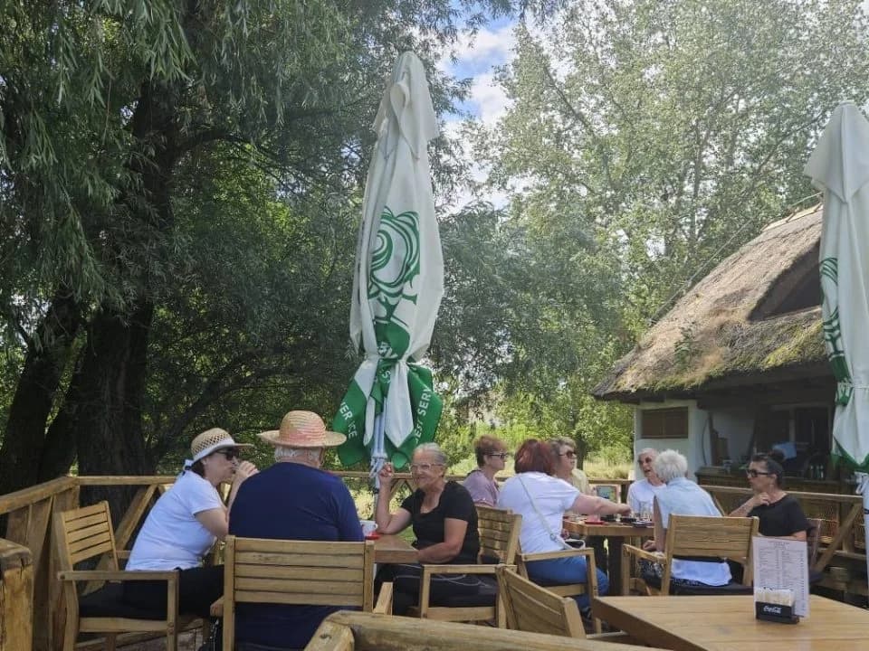 Sunčani vikend za pamćenje: Umirovljenici iz Kutjeva, Jakšića i Vetova s Udrugom La Bella Vita uživali na izletu