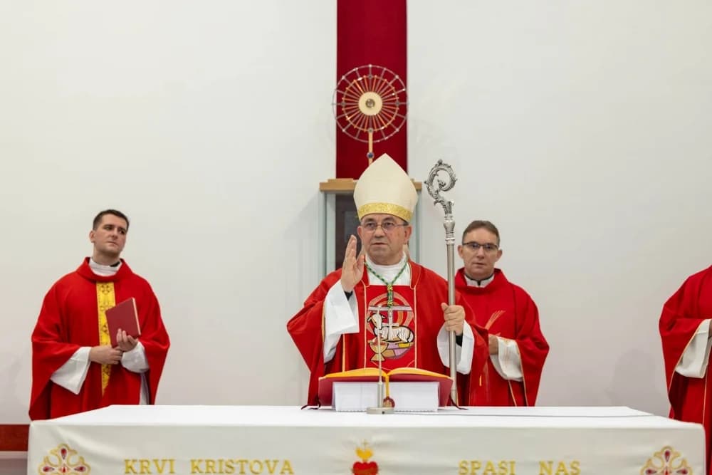 Biskup Martinović predvodio slavlje prigodom svetkovine Predragocjene Krvi Kristove u Prozorju