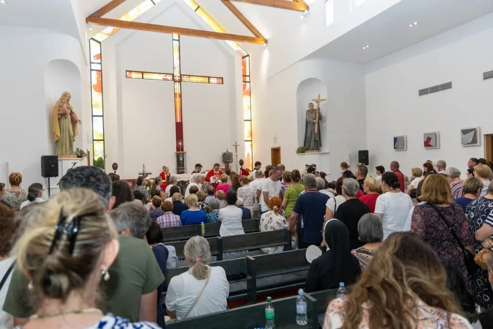 Biskup Martinović predvodio slavlje prigodom svetkovine Predragocjene Krvi Kristove u Prozorju