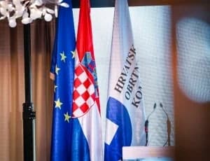 Dodijeljena priznanja najboljim hrvatskim obrtnicima, Majstoru Bobu uručena plaketa „Zlatne ruke“