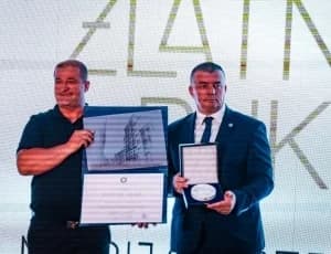 Dodijeljena priznanja najboljim hrvatskim obrtnicima, Majstoru Bobu uručena plaketa „Zlatne ruke“