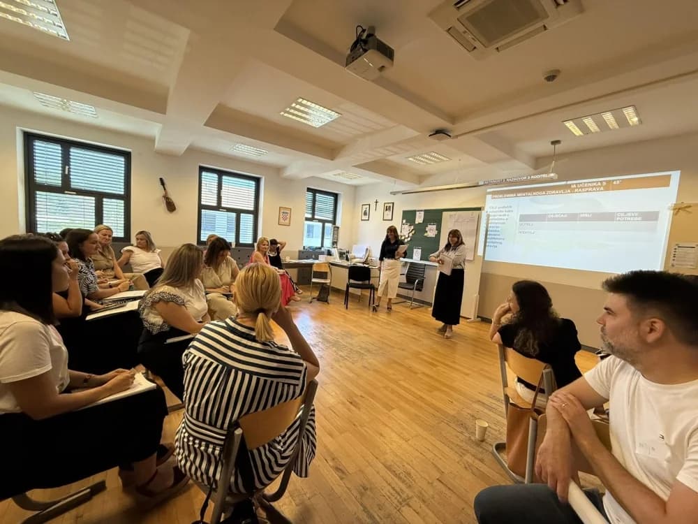 Provedena edukacija Suradnja i komunikacija s roditeljima učenika koji imaju probleme mentalnog zdravlja u okviru programa PoMoZi Da za učitelje i nastavnike Požeško – slavonske županije