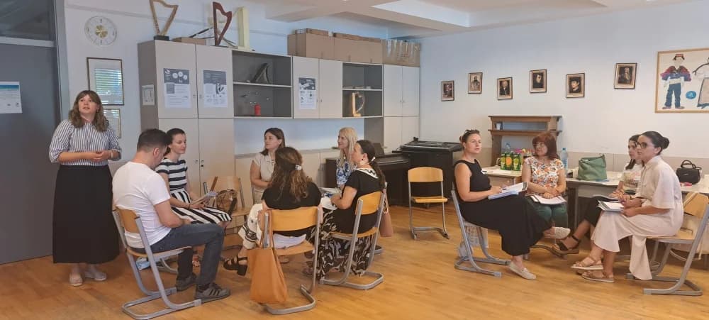 Provedena edukacija Suradnja i komunikacija s roditeljima učenika koji imaju probleme mentalnog zdravlja u okviru programa PoMoZi Da za učitelje i nastavnike Požeško – slavonske županije