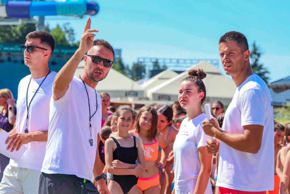 Iz školskih klupa u bazen: U županijski projekt Škole plivanja uključeno gotovo 300 učenika