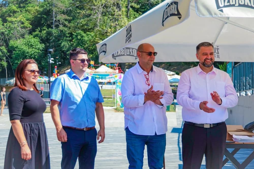 Iz školskih klupa u bazen: U županijski projekt Škole plivanja uključeno gotovo 300 učenika