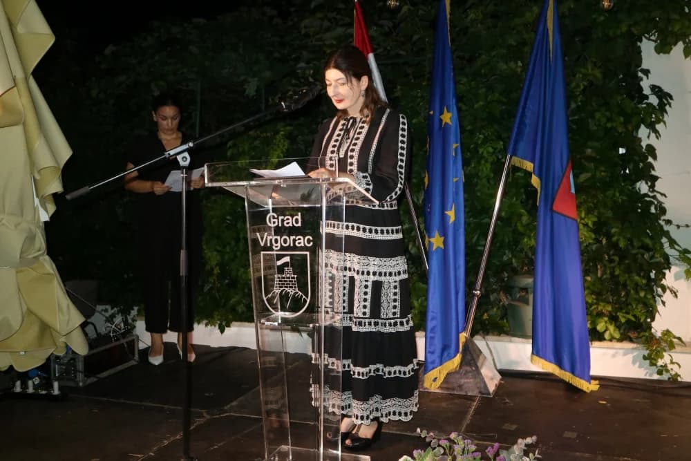 Ugledna pjesnička nagrada Tin Ujević dodijeljena Požežanki Lani Derkač