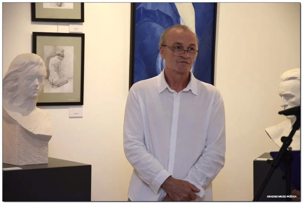 Svečano otvorena izložba „Život skulpture“ akademskog kipara Mladena Šimunovića u Gradskom muzeju Požega