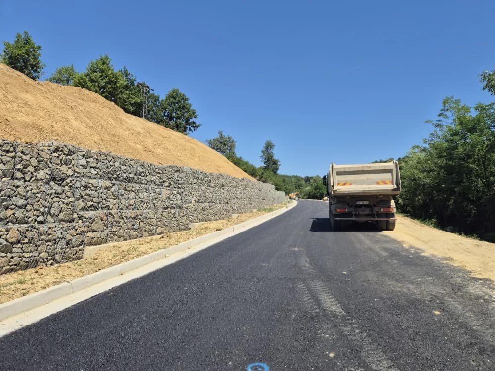 Uskoro završetak radova i puštanje u promet državne ceste D51 prema Rešetarima