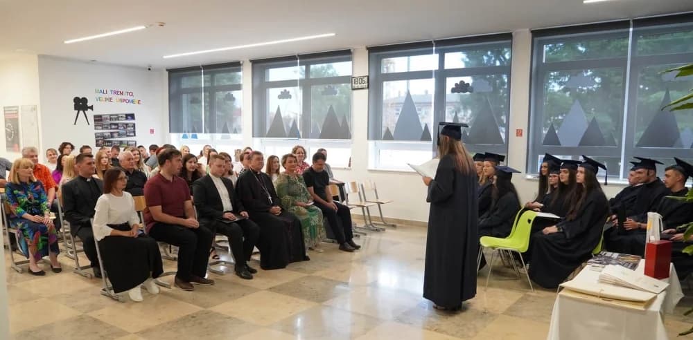Svečana podjela svjedodžbi u Katoličkoj klasičnoj gimnaziji u Virovitici