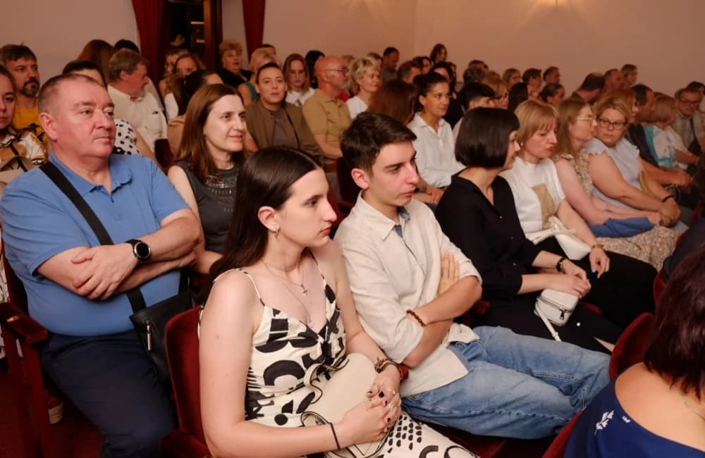 Kazališne ljetne večeri zatvorene uz smijeh, glazbu i emocije