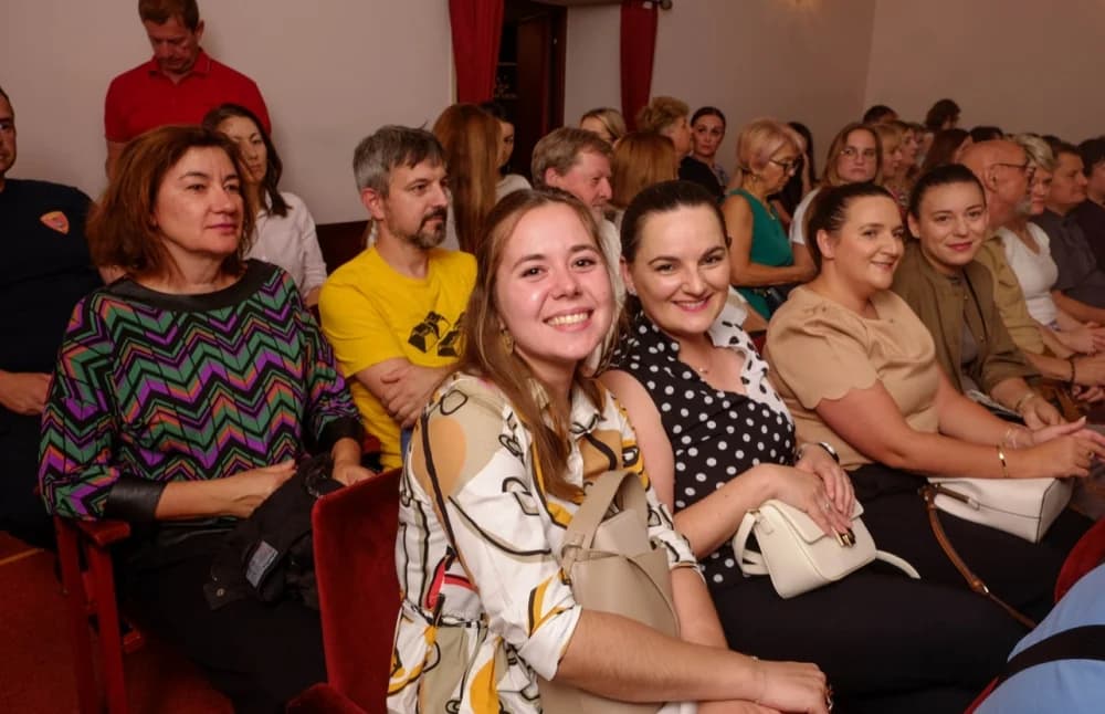 Kazališne ljetne večeri zatvorene uz smijeh, glazbu i emocije