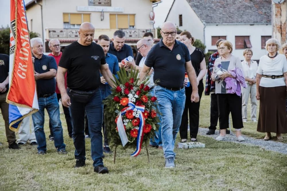 Počele 8. Bekteške ljetne noći: Prva večer posvećena branitelju Draganu Jajiću