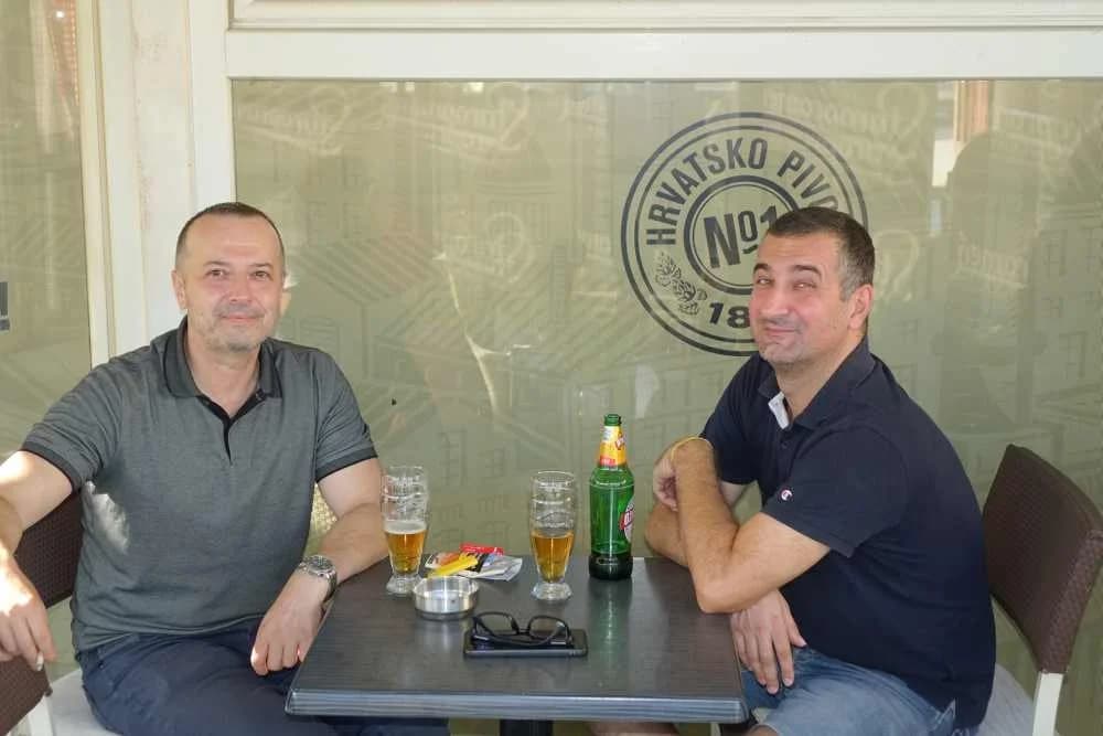 FOTO: Legendarni kafić BAZA proslavio 8. rođendan i oproštaj vlasnika Ivana Rajiča Rusa