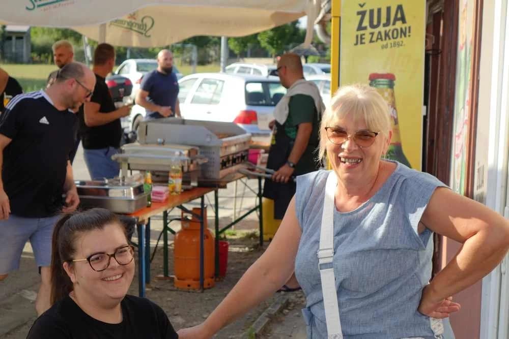 FOTO: Legendarni kafić BAZA proslavio 8. rođendan i oproštaj vlasnika Ivana Rajiča Rusa