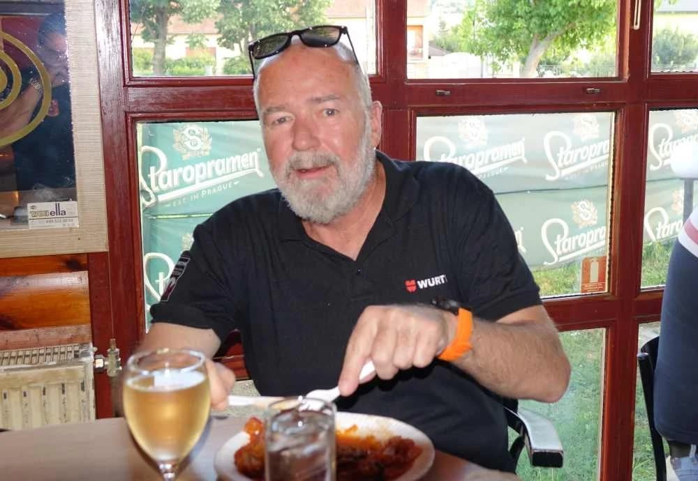 FOTO: Legendarni kafić BAZA proslavio 8. rođendan i oproštaj vlasnika Ivana Rajiča Rusa