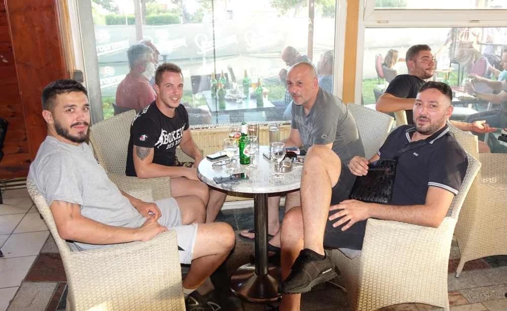 FOTO: Legendarni kafić BAZA proslavio 8. rođendan i oproštaj vlasnika Ivana Rajiča Rusa