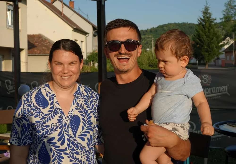 FOTO: Legendarni kafić BAZA proslavio 8. rođendan i oproštaj vlasnika Ivana Rajiča Rusa