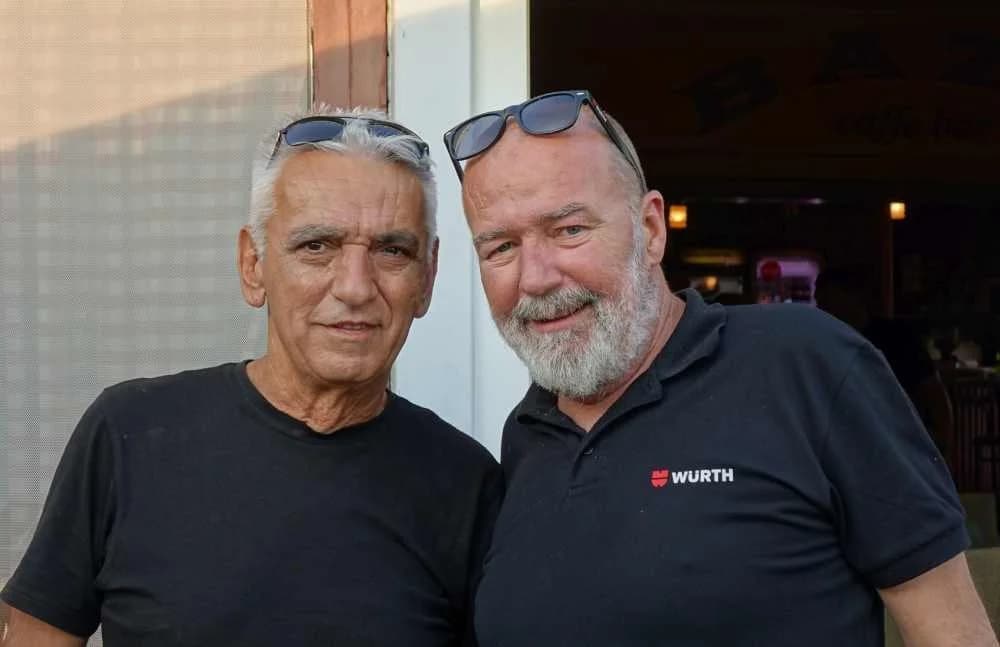 FOTO: Legendarni kafić BAZA proslavio 8. rođendan i oproštaj vlasnika Ivana Rajiča Rusa