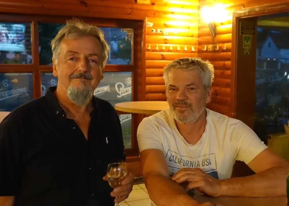 FOTO: Legendarni kafić BAZA proslavio 8. rođendan i oproštaj vlasnika Ivana Rajiča Rusa