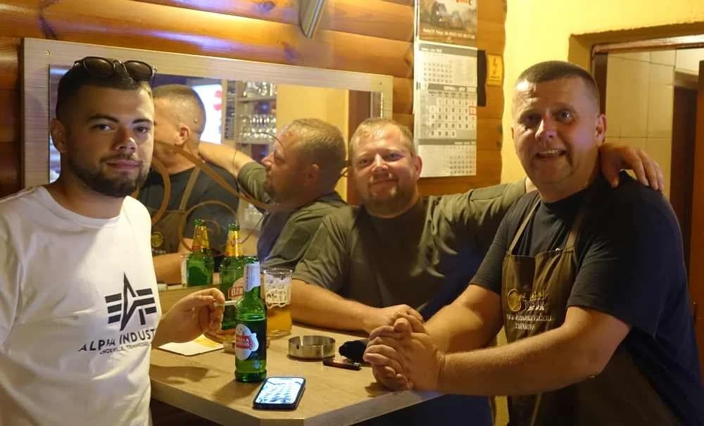 FOTO: Legendarni kafić BAZA proslavio 8. rođendan i oproštaj vlasnika Ivana Rajiča Rusa