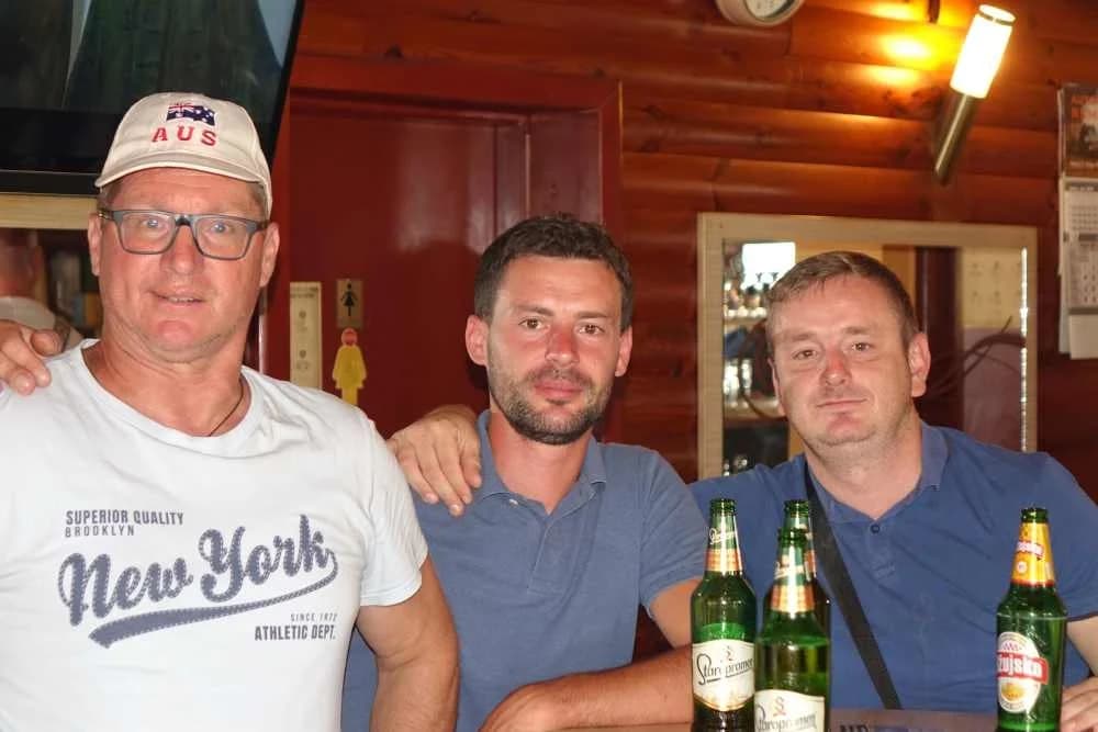 FOTO: Legendarni kafić BAZA proslavio 8. rođendan i oproštaj vlasnika Ivana Rajiča Rusa