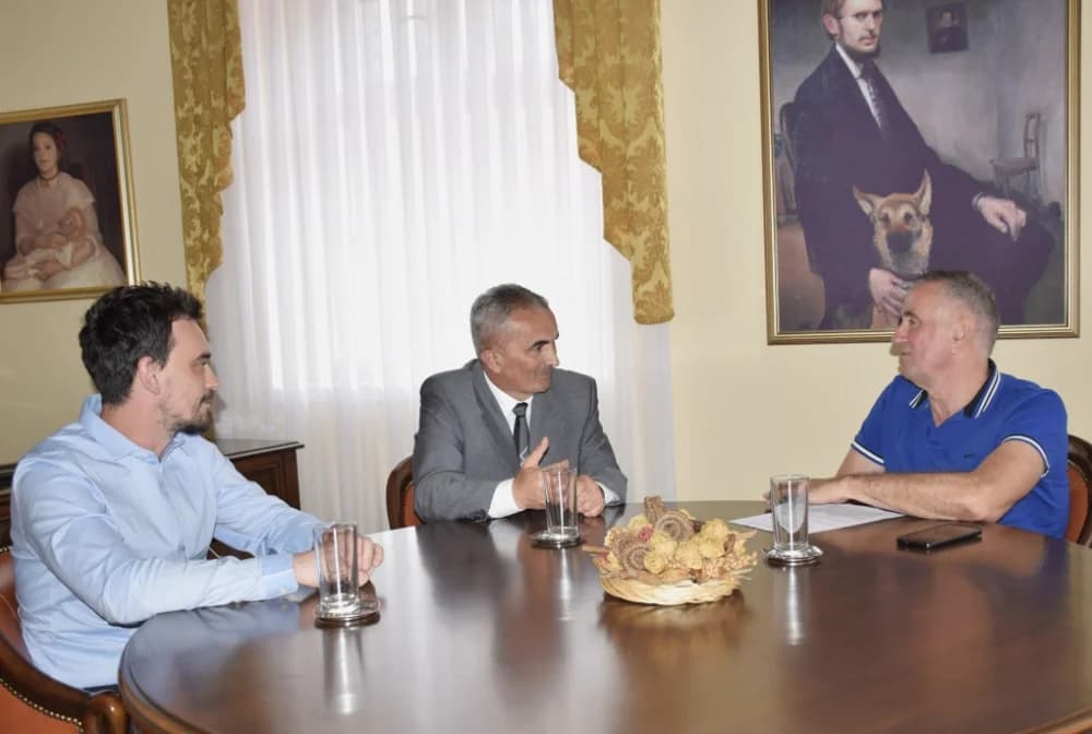 Gradonačelnik Miličević održao sastanak s prorektorom Šubarićem i v.d. dekanom Lončarićem