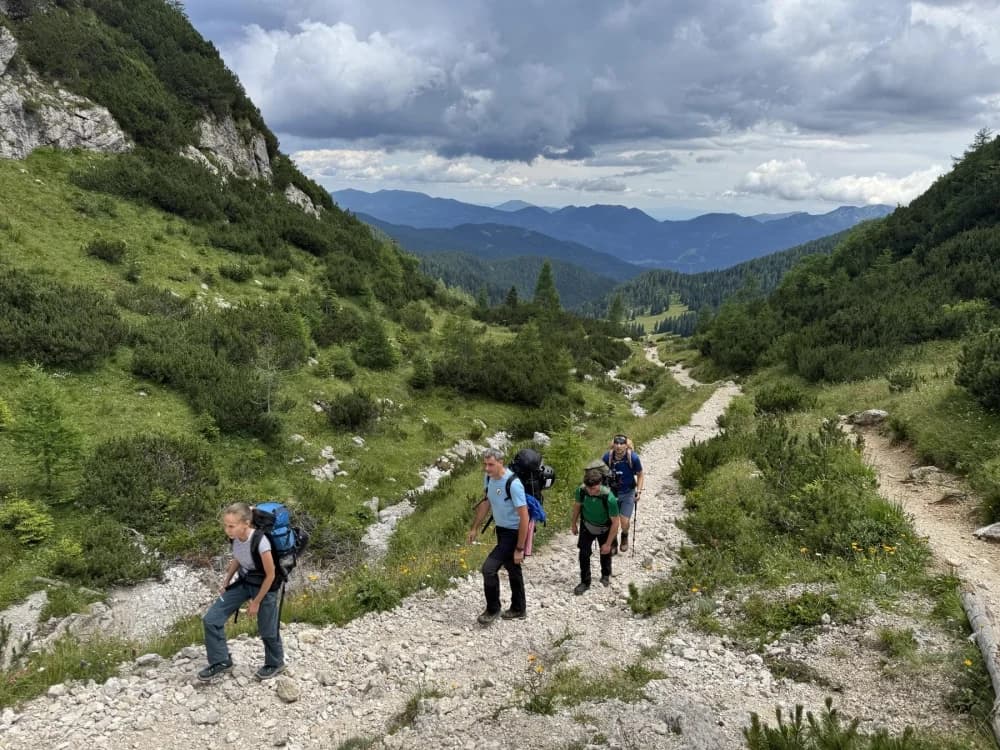 HPD Gojzerica uspješno osvojila Triglav – među njima i 11-godišnja planinarka Petra!