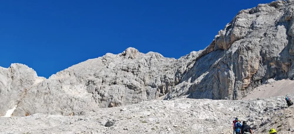 HPD Gojzerica uspješno osvojila Triglav – među njima i 11-godišnja planinarka Petra!