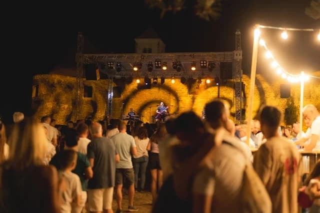 Peto izdanje manifestacije „Ideš i piješ“: Slavonija ponovno poziva na najveseliju šetnju godine