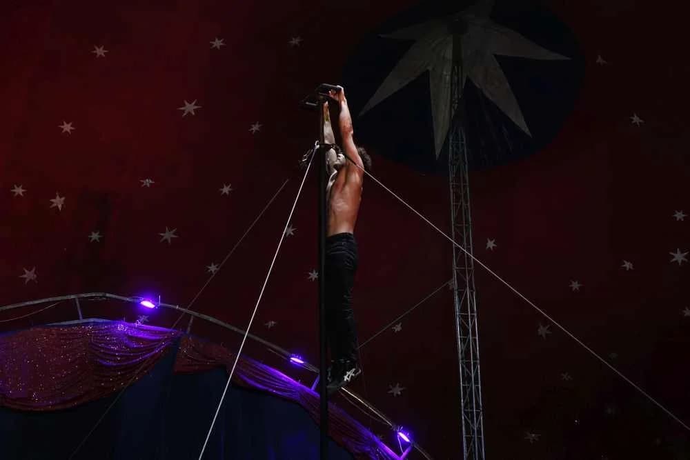 Prvu večer cirkus Colosseum oduševio Požežane