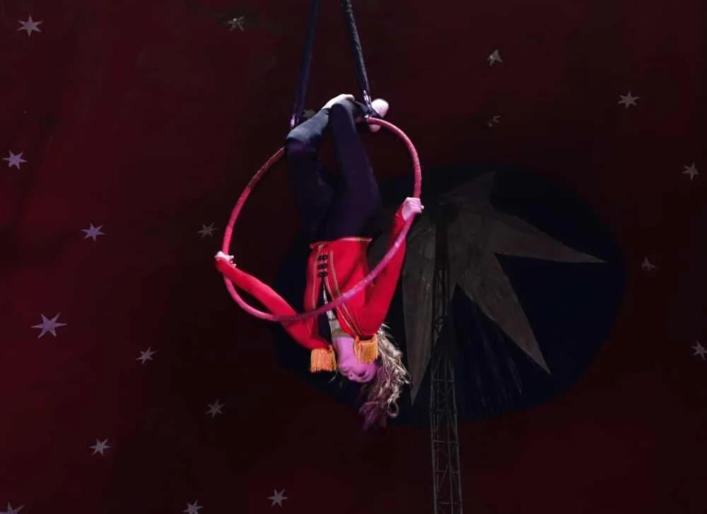 Prvu večer cirkus Colosseum oduševio Požežane