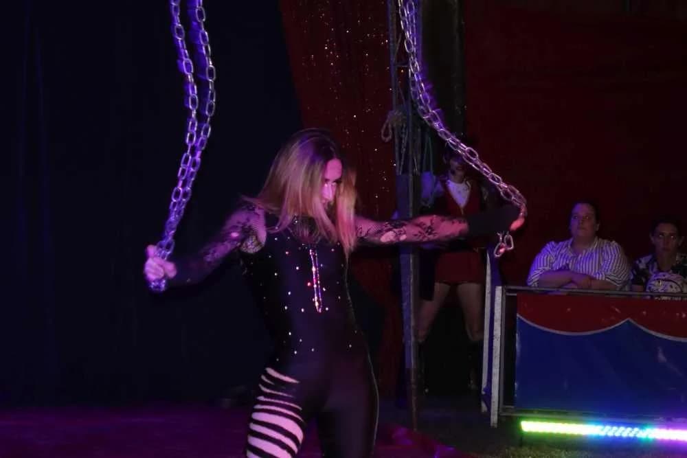 Prvu večer cirkus Colosseum oduševio Požežane