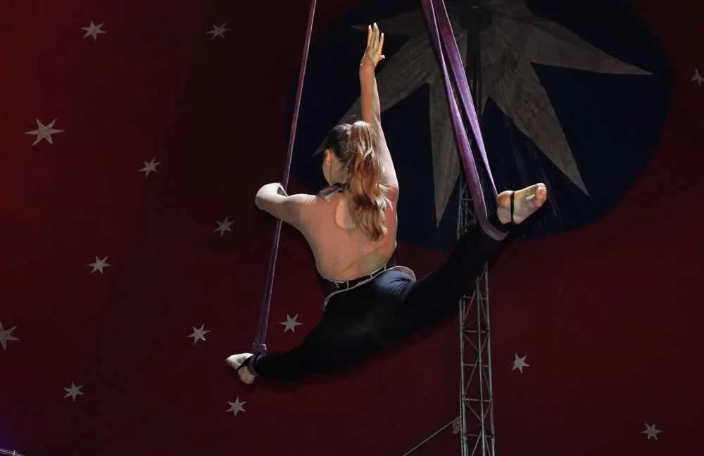 Prvu večer cirkus Colosseum oduševio Požežane