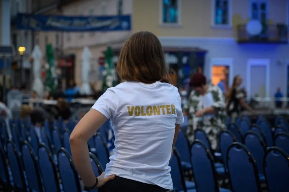 Volonter na festivalu