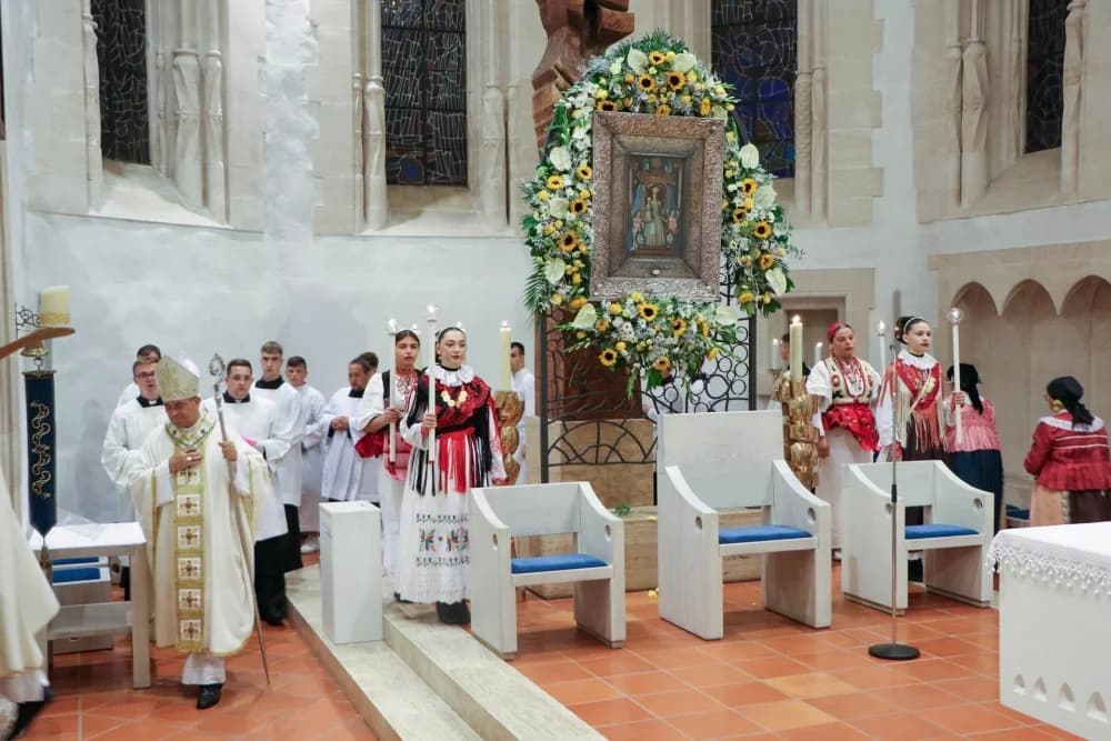 Brojni vjernici Požeške biskupije hodočastili u Voćin