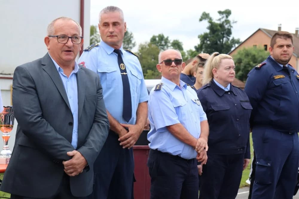 Natjecanje vatrogasnog pomlatka i mladeži u Poljani okupilo devet ekipa s područja Lipika i Pakraca