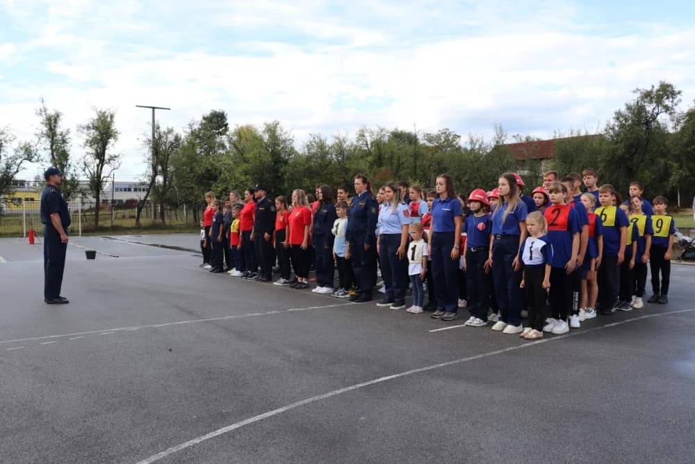Natjecanje vatrogasnog pomlatka i mladeži u Poljani okupilo devet ekipa s područja Lipika i Pakraca