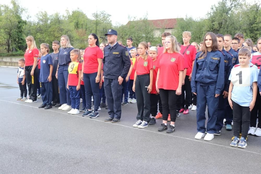 Natjecanje vatrogasnog pomlatka i mladeži u Poljani okupilo devet ekipa s područja Lipika i Pakraca