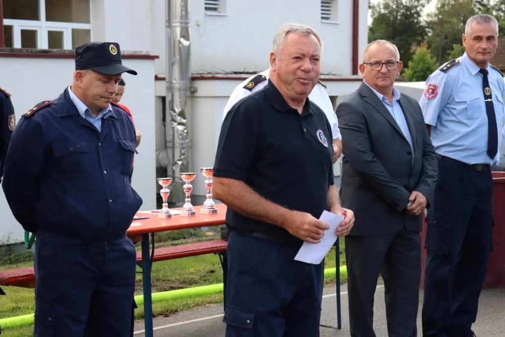 Natjecanje vatrogasnog pomlatka i mladeži u Poljani okupilo devet ekipa s područja Lipika i Pakraca