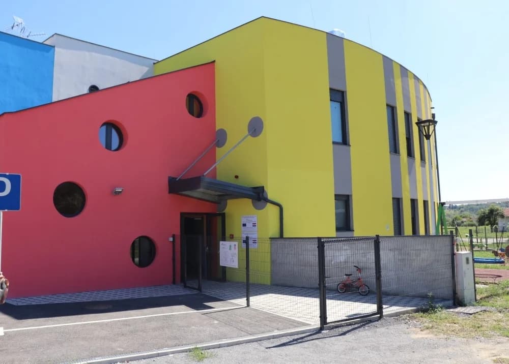 Novi vrtić u Lipiku otvorio vrata prvim mališanima