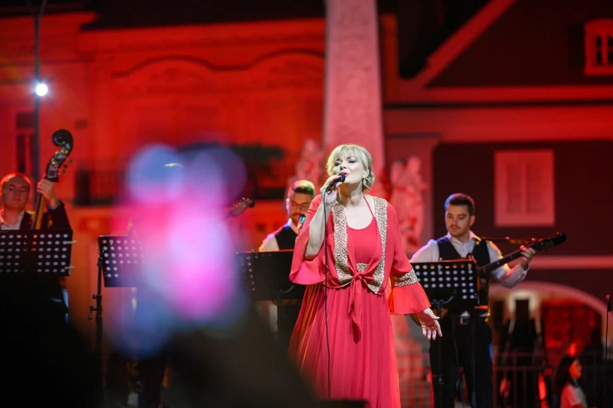 Prva večer festivala Zlatne žice Slavonije: Najgizdavija Šokica Angela Butorac, u finalu Divne godine